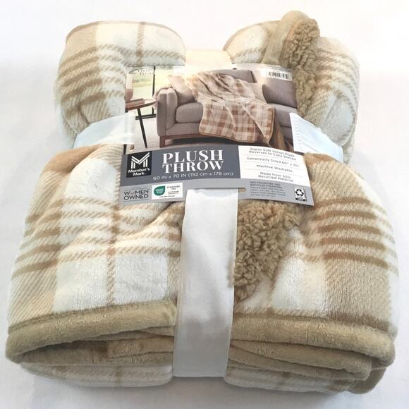 Plush Sherpa Throw White Tan Reversible 60 x 70 New in Pkg - Picture 6 of 6